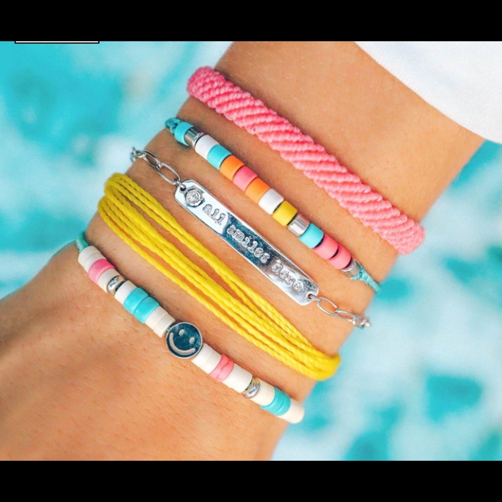 Charli Damelio X Pura Vida collab 5 pack bracelets